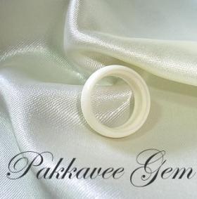 แหวนเกลี้ยงทำจากกระดูก size49-51 / LOVELY WHITE RING* MADE FROM ANIMAL BONE pakkavee gem