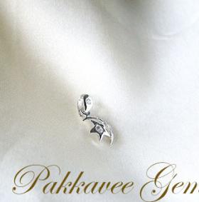 จี้พระจันทร์เสี้ยวชุบทองขาวฝังเพชรรัสเซีย/ lovely white gold pendant pakkavee gem