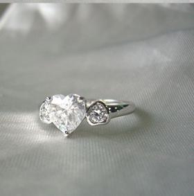 แหวนชุบทองขาว ฝังเพชรรูปหัวใจ / Lovely white gold Gp ring* pakkavee gem
