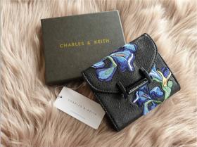 กระเป๋าสตางค์ Charleskeith งานปัก