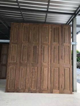 บานเฟี้ยมสามลูกฟัก 38x258 สูงพิเศษ 6 บาน