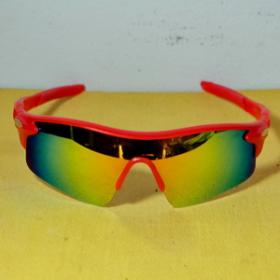 แว่นตากันแดด Frosted Red Mercury Lens (รวมค่าจัดส่งไปรษณีย์แบบธรรมดา)