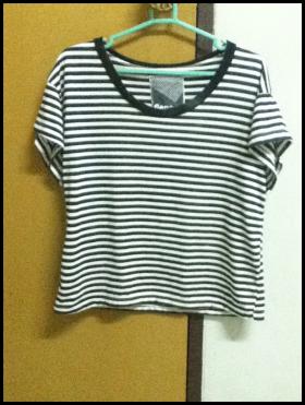 เสื้อคอกว้างลายทาง