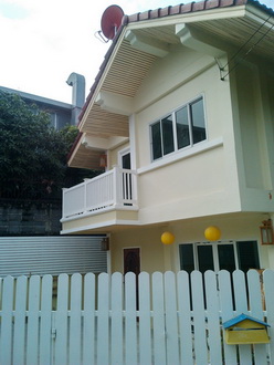 บ้านพร้อมที่ดินทำเลทอง ลาดพร้าวซอย 101 แยก38 เข้าออกได้หลายทางและร้านค้ามากมาย