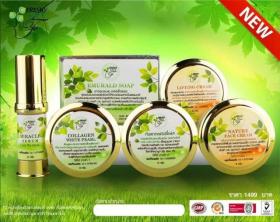 Freshy Face Green Set ชุดพฤกษา บำรุงผิวสูตรอ่อนละมุน ช่วยฟื้นฟูและปรับสภาพผิว
