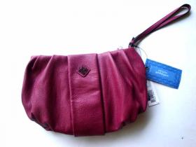 SIMPLY VERA VERA WANG Messina Wristlet Fuchsia New with Tag กระเป๋าคล้องมือขนาดใหญ่