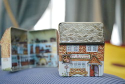 กล่องเหล็กรูปร้าน ขายไวน์ wine 4x5cm (เหลือ3กล่อง)
