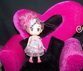 ตุ๊กตาแฟชั่น สาวน้อยชุดสีชมพู ขนาด5 "