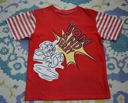 เสื้อTom&Jerry สีแดงมือสองสภาพ80%