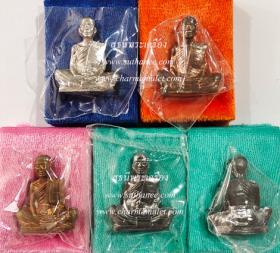 รูปเหมือนปั๊มสร้างบารมี ชุดอุปถัมภ์ 5 องค์ (กรรมการ) {ปล่อยขาดทุน..ราคาถูกสุดๆ ๆ  !!}