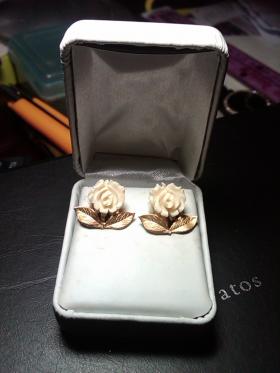ขาย Ivory with gold 12K earring -