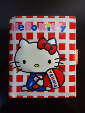 กระเป๋าสตางค์ KITTY สีชมพูหวานแหวว  ภายในแยกเป็น2 ส่วนคะ  คือส่วนใส่แบงค์และบัตร รูป กับ ส่วนใส่เหรียญคะ  เหมาะกับน้องๆ พกไปโรงเรียนมากๆ คะ