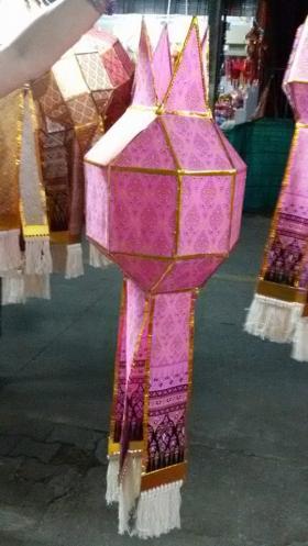 ขาย CL826 โคมผ้าลายไทยหางพู่