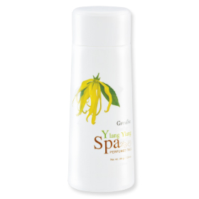 Giffarine Ylang Ylang Spa Perfumed Talc 100 g. กิฟฟารีน อิลัง อิลัง สปา เพอร์ฟูม ทัลค์ แป้งหอมที่มอบเสน่ห์ความหอมอันหรูหราน่าหลงใหลของกระดังงา พร้อมคืนความแห้งสบายผิวตลอดวัน