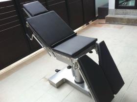 ขายเตียงผ่าตัดระบบ Manual ยี่ห้อ Maquet