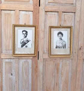 พระบรมฉายาลักษณ์ ในหลวงรัชกาลที่ 9 และ สมเด็จพระนางเจ้าสิริกิติ์