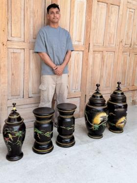 งานไม้สักเขียนลายลงรักฝาเปิด งานเก่าอายุประมาณ 40 ปี
