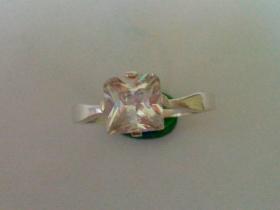 ขาย Sterling silver ring - แหวนเงินแท้ ประดับพลอยขาวหัวชู