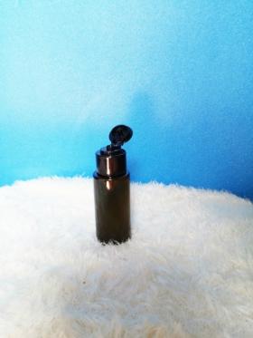 ผมหงอกแก้ไขด้วยน้ำมันเนเจอร์คลิก