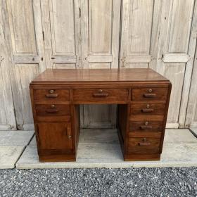 โต๊ะบัญชีเจ้าสัว เจ็ดลิ้นชัก