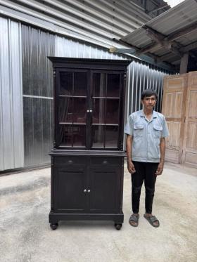 ตู้ไทยหัวบัวขีดล่างข้างเสาโรมันมีคิ้วหน้ากระจก