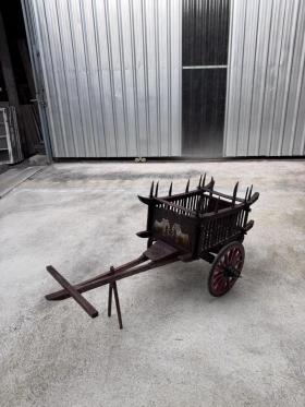 เกวียนพิธี โชว์ลวดลายประดับกระจกงานศิลปะล้านนา