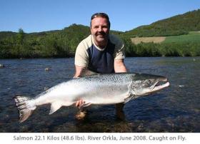 ขาย Norway Salmon (鮭さけ)แซลมอนเป็นผลิตภัณฑ์ที่ได้จากปลาแซลมอนที่ผ่านการคัดสรรตามมาตรฐานคุณภาพจากประเทศนอร์เวย์  ซึ่งอุดมไปด้วยโปรตีน และโอเมก้า 3  แช่แข็งทั้งตัวมีหัว เนื้อหวาน มัน เพียง 1 kg = 360 ฿(Product from Norway/Scotland)  