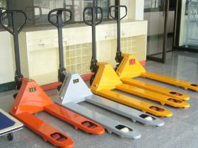 NEW HYDRAULIC  ร้าน  อุปกรณ์เครื่องมือ ขนถ่ายสินค้า อุปกรณ์จับ เคลื่อนย้าย ขนย้าย ลำเลียง งานบีบ อัด งานยก ลิฟท์ยกอเนกประสงค์ ลิฟท์ยกเครื่องถ่ายเอกสาร  650 -1000 KL รุ่นใหม่เตี้ยจากพื้น ลิฟท์ยกปรับได้ เลื่อน ซ้าย-ขวา งาเลื่อนปรับระดับได้ เครนยกเครื่อง1-2 