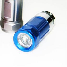 ไฟฉาย LED ฉุกเฉินประจำรถยนต์