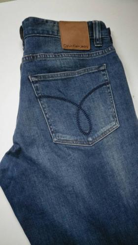 ขาย Calvin Klein Jeans -