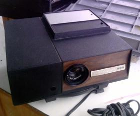เครืองฉายสไลท์รุ่นเก่า 110 v