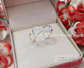 แหวนเงินแท้ Infinity ประดับเพชร cz