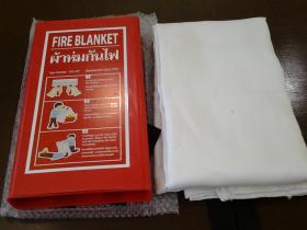 FIRE BLANKET ผ้าห่มกันไฟ ผ้าห่มกันไฟทำจากผ้าไฟเบอร์ที่ปราศจากใยหินโดยมีขนาดที่หลากหลายเพื่อความเหมาะสมของ แต่ละหน้างาน